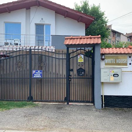 White House Guest House Χουνεντοάρα Εξωτερικό φωτογραφία
